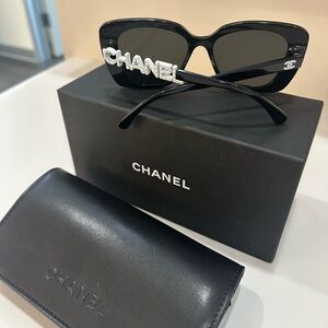 CHANEL Black Sunglasses with Silver Logo